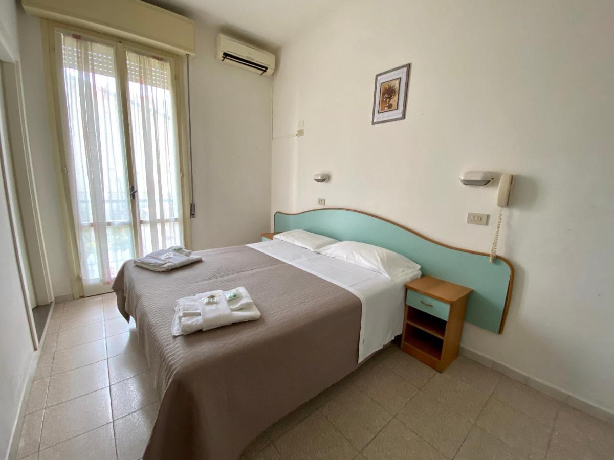 Hotel Luna Rossa ريميني المظهر الخارجي الصورة