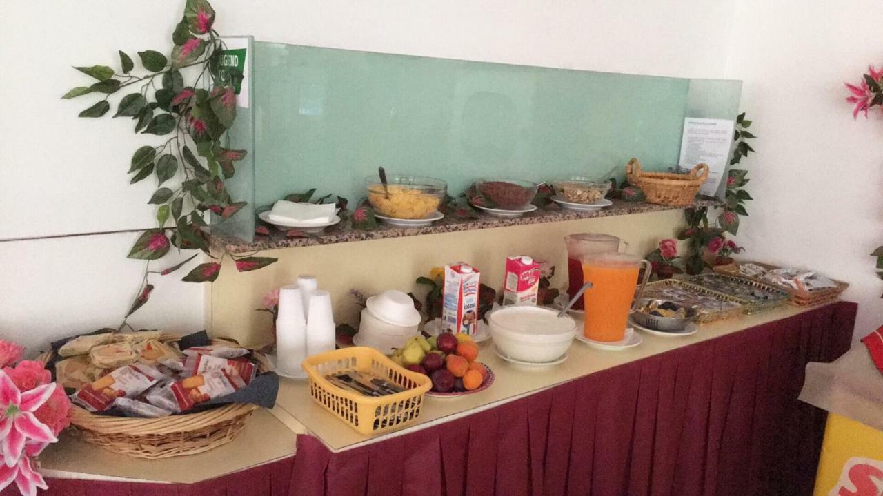 Hotel Luna Rossa ريميني المظهر الخارجي الصورة